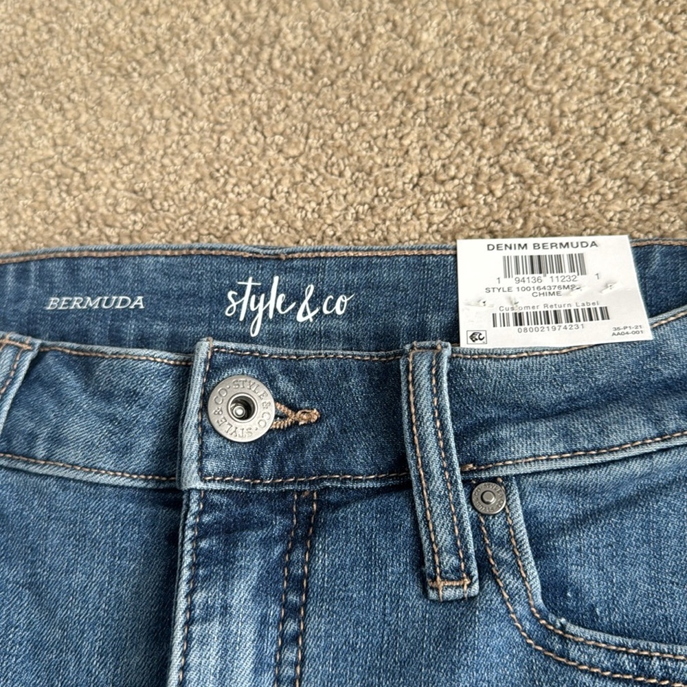 476M NWT Style & Co Women's Raw Hem Bermuda Shorts - Size: 4 - Picture 3 of 7